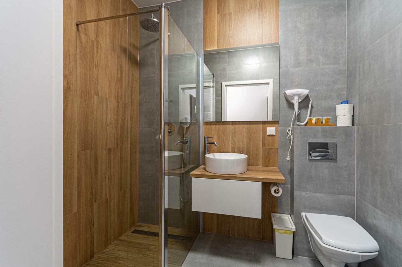 Apartament Odratower Wrocław Exteriör bild